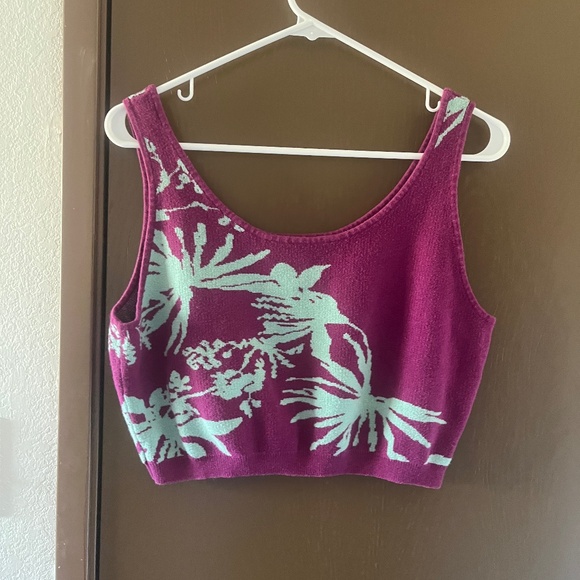 Size XL Purple and Teal Leaf Pattern Crop Tank Top - Picture 1 of 3